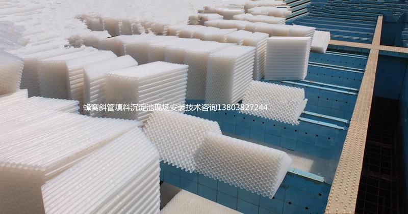 �����S���������Ϸ�Cб�����ϽM�b�F(xi��n)��(ch��ng)���̰���